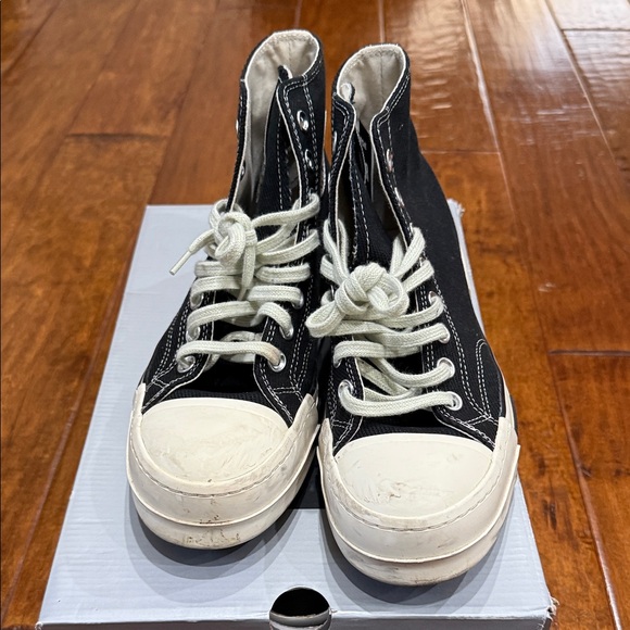 Converse Black and White High-Top Sneakers - Picture 2 of 13